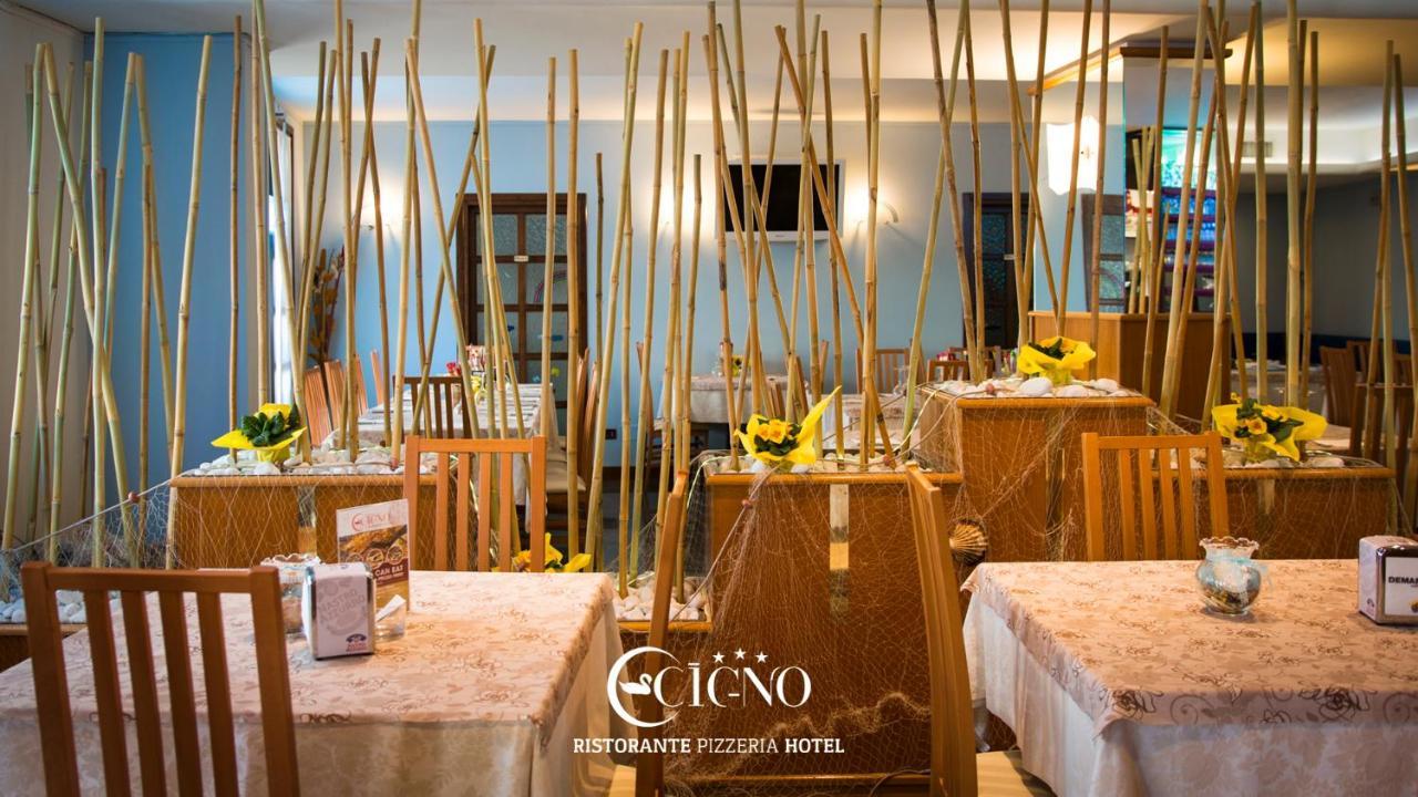 Hotel Ristorante Cigno 라티사나 외부 사진